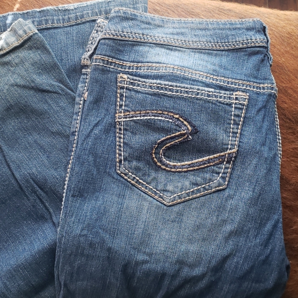 Silver jeans pica